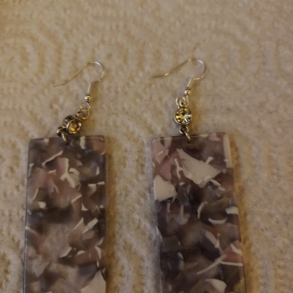 Earring - Picture 7 of 10